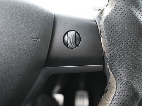 Used 2022 Tesla Model Y Performance AWD/4WD image 21