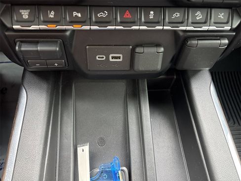 Used 2023 Chevrolet Silverado 2500 High Country w/ Z71 Off-Road Package image 33