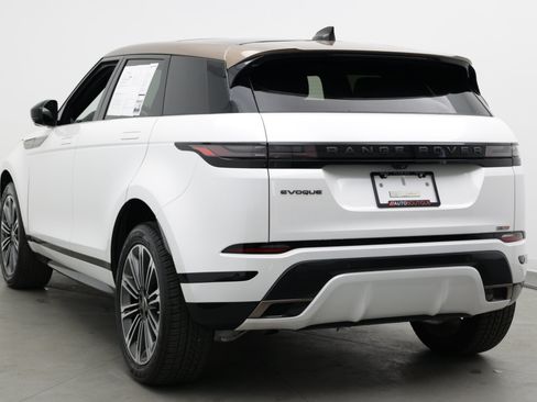 Used 2024 Land Rover Range Rover Evoque Dynamic SE AWD/4WD image 7