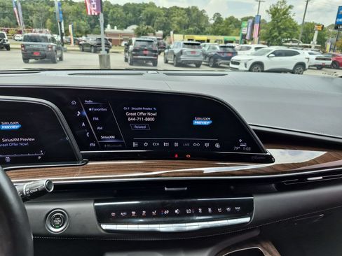 Used 2023 Cadillac Escalade Premium Luxury Platinum AWD/4WD image 22