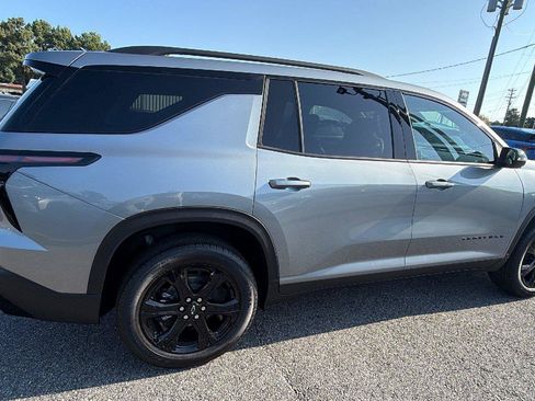 New 2027 Chevrolet Traverse LT w/ Midnight/Sport Edition FWD image 8