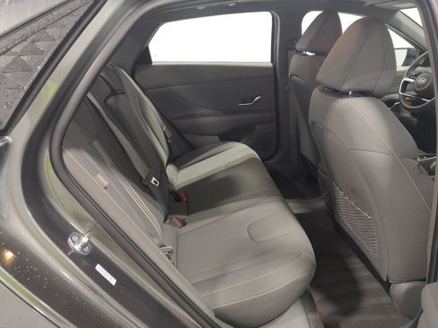 Used 2024 Hyundai Elantra SEL w/ Convenience Package FWD image 19