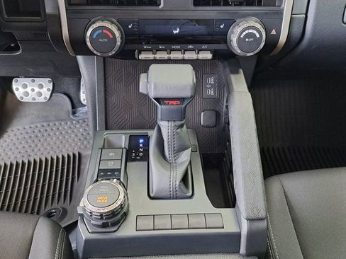 Used 2025 Toyota Tacoma TRD Sport image 18