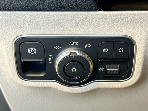 Certified 2025 Mercedes-Benz GLA 250 4MATIC image 10