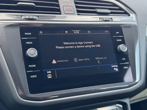 Certified 2023 Volkswagen Tiguan SE FWD image 29
