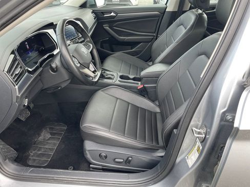 Used 2024 Volkswagen Jetta SE FWD image 31