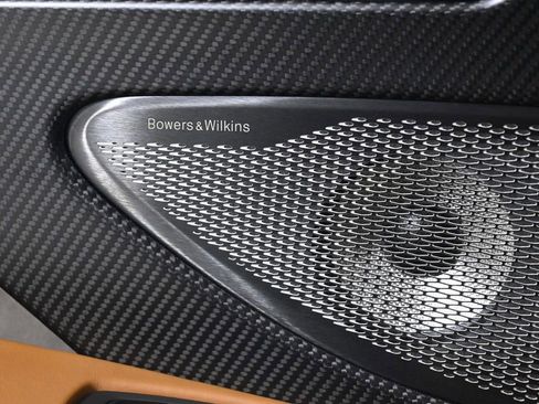 Used 2025 Aston Martin Vanquish image 22