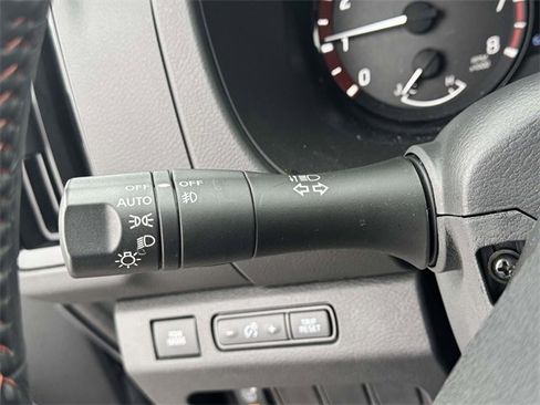 Used 2025 Nissan Frontier PRO-4X image 22