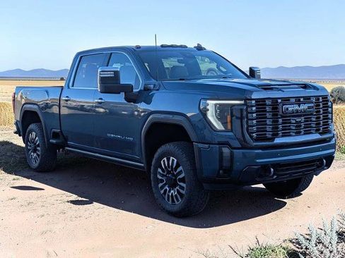 Used 2024 GMC Sierra 3500 Denali Ultimate AWD/4WD image 8