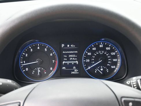 Used 2023 Hyundai Kona SE FWD image 12