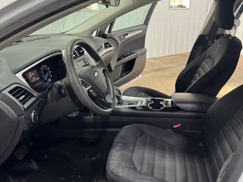 Used 2014 Ford Fusion SE image 22