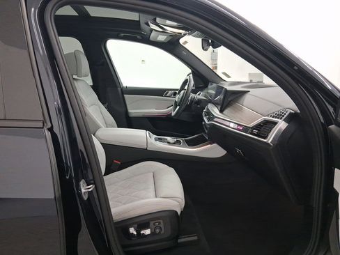 Used 2024 BMW X5 xDrive40i w/ M Sport Package image 34