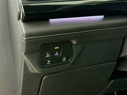 Used 2025 Volkswagen Atlas Cross Sport SEL R-Line image 13