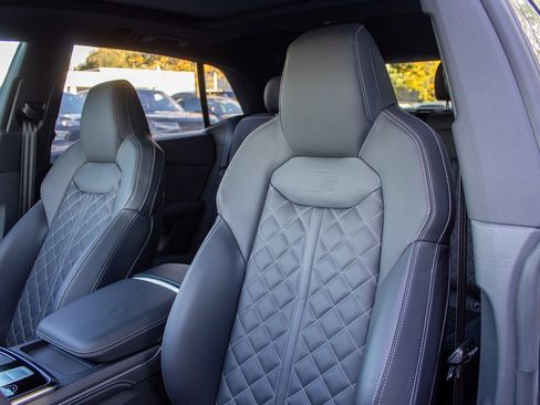 Used 2024 Audi SQ8 Prestige image 11