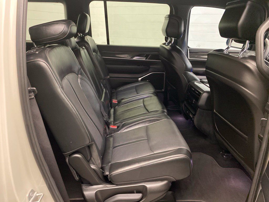 Used 2022 Jeep Wagoneer Series III RWD image 20