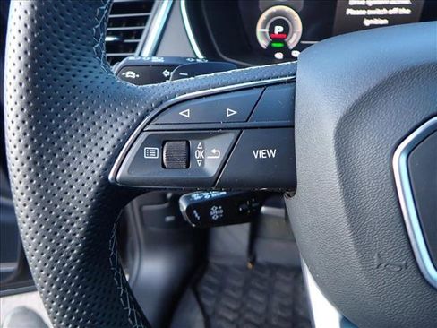 Used 2023 Audi Q5 e Premium Plus image 17