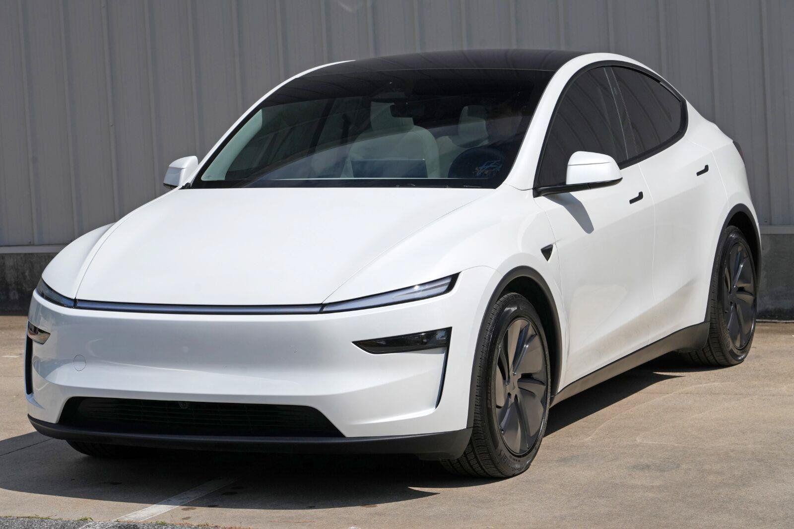 Used 2026 Tesla Model Y Long Range AWD/4WD image 55