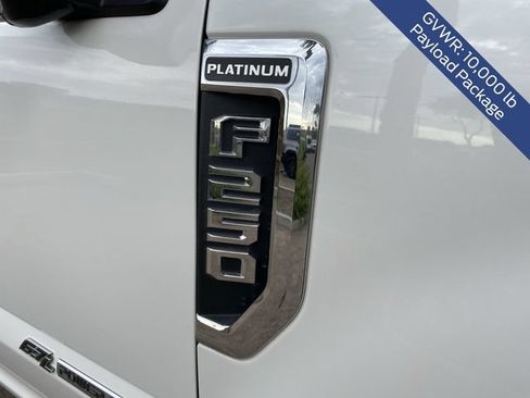 Used 2022 Ford F250 Platinum w/ FX4 Off-Road Package AWD/4WD image 10