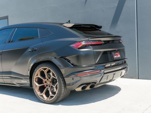 Used 2023 Lamborghini Urus Performante AWD/4WD image 23