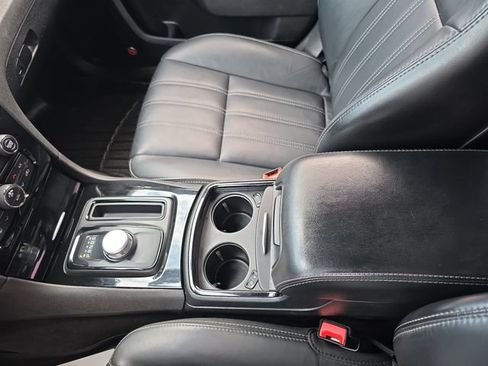 Used 2017 Chrysler 300 S AWD/4WD image 21