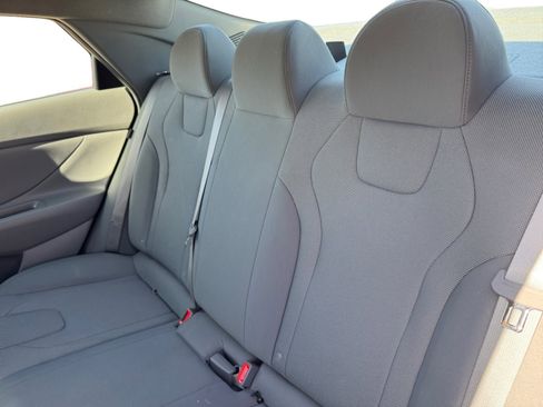 Used 2024 Hyundai Elantra SE FWD image 16