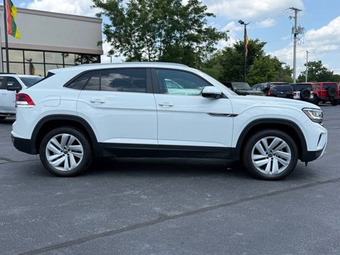 Used 2022 Volkswagen Atlas Cross Sport SE AWD/4WD image 9