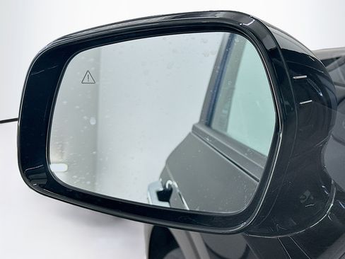 Used 2026 Kia Carnival FWD image 16