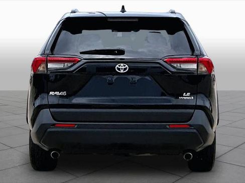 Certified 2024 Toyota RAV4 LE AWD/4WD image 5