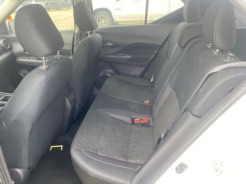 Used 2024 Nissan Kicks SV FWD image 17