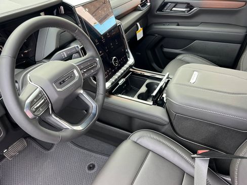 New 2026 GMC Yukon Denali image 8