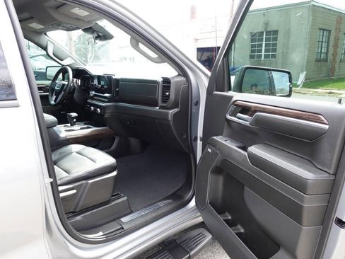 Used 2023 GMC Sierra 1500 Elevation w/ Preferred Package image 31