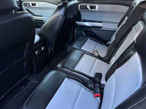 Certified 2022 Ford Explorer XLT w/ Equipment Group 202A image 11