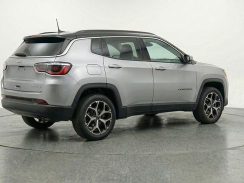Used 2025 Jeep Compass Limited image 9