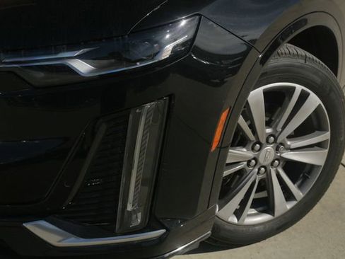 Used 2021 Cadillac XT6 Premium Luxury w/ LPO, Floor Liner Package image 3