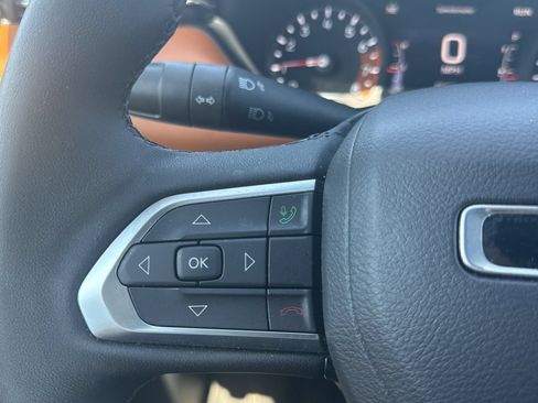 Used 2025 Jeep Compass Limited AWD/4WD image 14