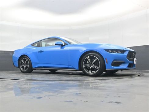 Used 2024 Ford Mustang Premium image 39
