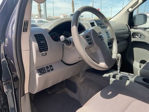 Used 2016 Nissan Frontier SV AWD/4WD image 13