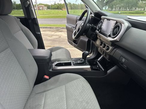 Used 2022 Toyota Tacoma SR5 RWD image 31