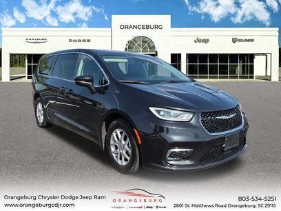Used 2023 Chrysler Pacifica Touring-L