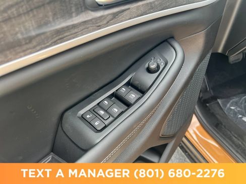 New 2026 Jeep Grand Cherokee Limited w/ Luxury Tech Group II AWD/4WD image 11