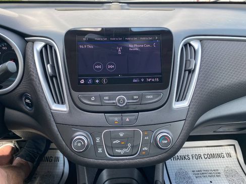 Used 2020 Chevrolet Malibu LS FWD image 15