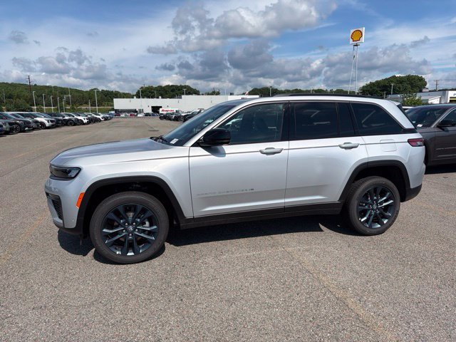 New 2026 Jeep Grand Cherokee Limited AWD/4WD image 4