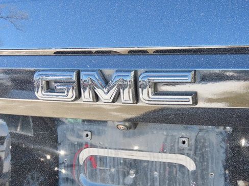 Used 2023 GMC Yukon SLT image 17