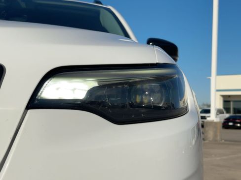 Used 2023 Jeep Cherokee Altitude Lux image 10