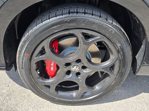 New 2026 Alfa Romeo Tonale Base w/ Quick Order Package 23H Volce image 5