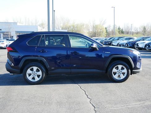Used 2021 Toyota RAV4 XLE AWD/4WD image 7