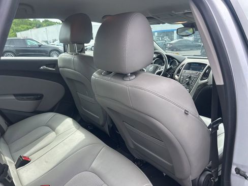 Used 2014 Buick Verano FWD image 27