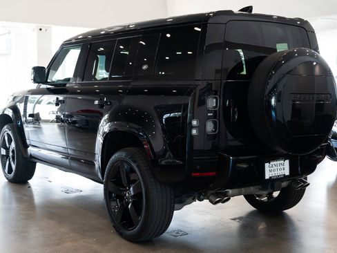 Used 2024 Land Rover Defender 110 V8 AWD/4WD image 6
