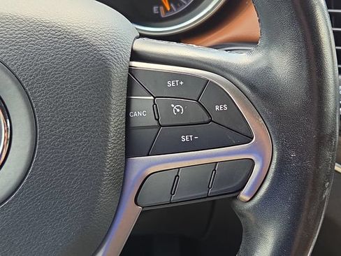 Used 2020 Jeep Grand Cherokee Overland RWD image 26