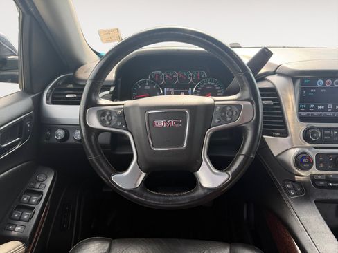 Used 2017 GMC Yukon XL SLT AWD/4WD image 12